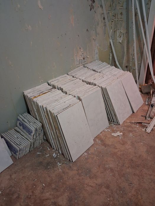 Кафель б/у в хорошем состоянии