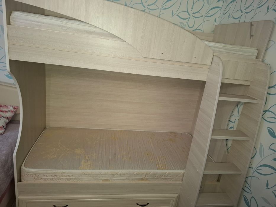 Кровать двух ярусная
