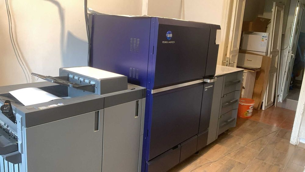Masini-printat Konica C12000,brosat,laminat,pliat,capsator sarma