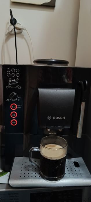 Vând aparat cafea boabe și măcinată Bosch