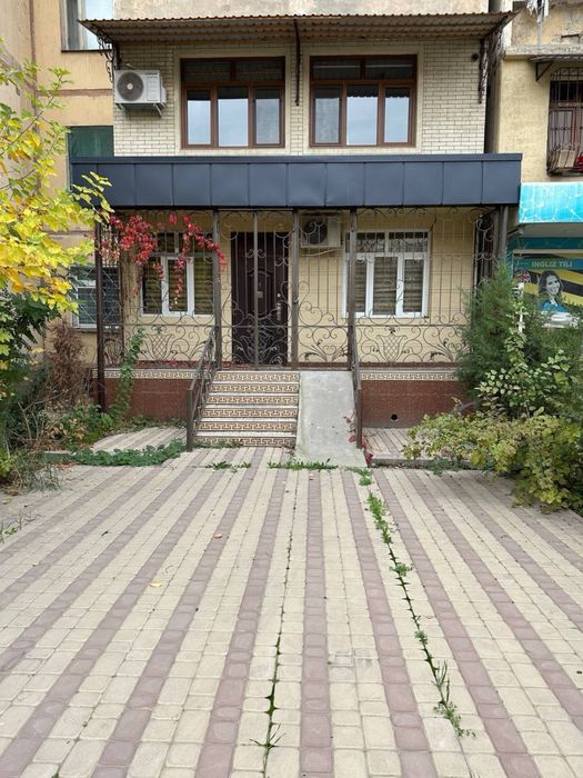 Юнусабад 19  3/1/5  Нежилое под офис 89 Кв/м  Вдоль дороги