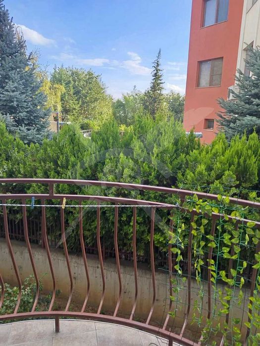Дава се под наем Едностаен апартамент в к.к. Св.Св. Константин и Елена - 27 кв.м за 300 € - Снимка #3