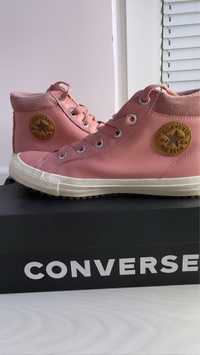 Converse shoes , розови кожени обукви, закупени от магазина на марката
