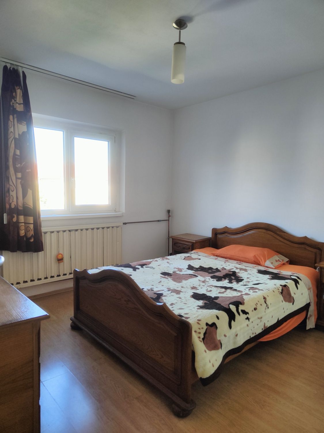 Se vinde apartament cu 2 camere, zona Bucovina