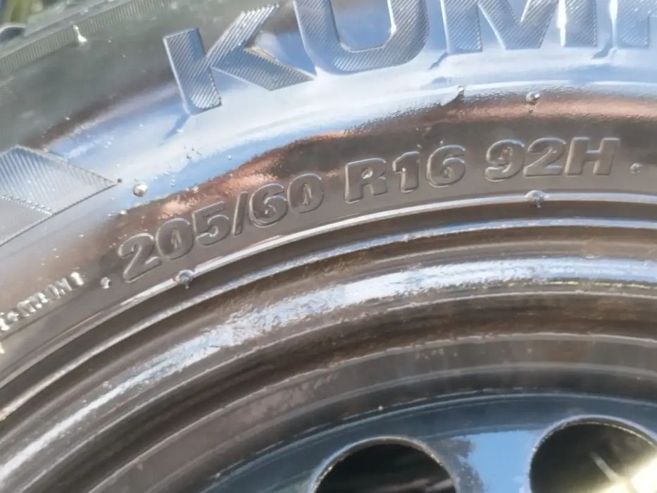 Anvelope de vânzare