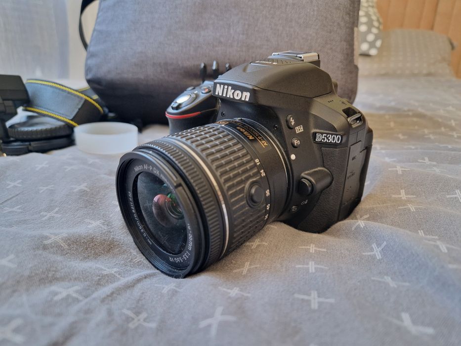 Nikon D5300 + Обектив 18-55mm