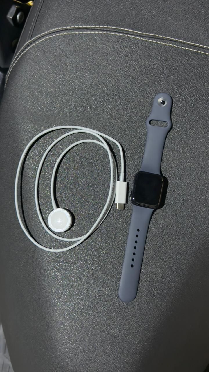 Aplle watch.       .