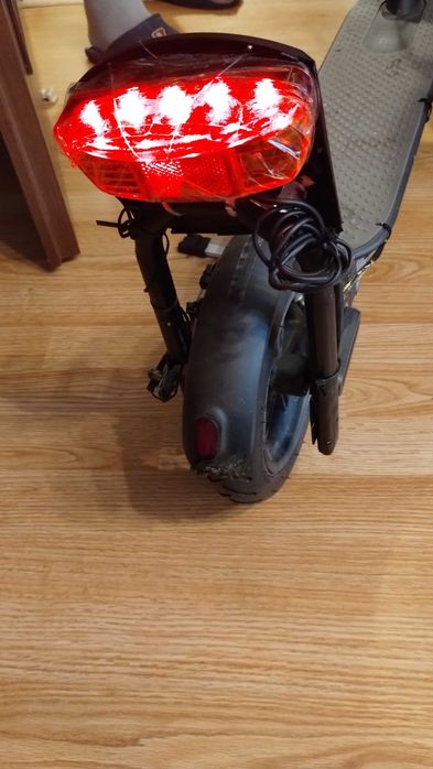 Trotineta el.pliabila XIAOMI Mi M365 25 km/ora 8 1/2" amortizor fata
