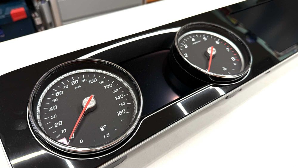 W213 E300 километраж с дисплей и навигация