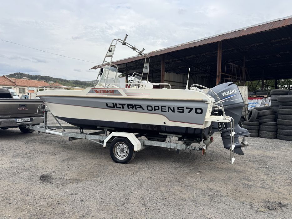 Лодка 5.7м с мотор Yamaha 115hp на 400 мото часа