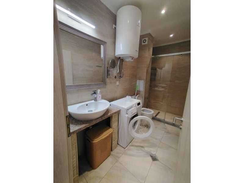 Продава се Двустаен апартамент в Варна, Цветен квартал - 63 кв.м за 2016 €/кв.м - Снимка #12