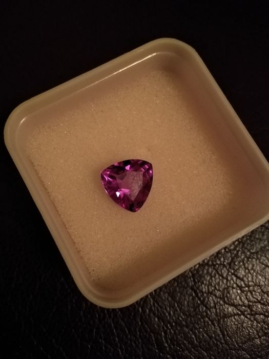 Александрит много рядък камък!