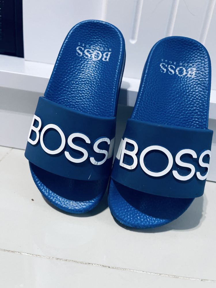 Slapi copii HUGO BOSS marimea 27