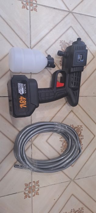 Karcher sotiladi narxi 600,000 ming