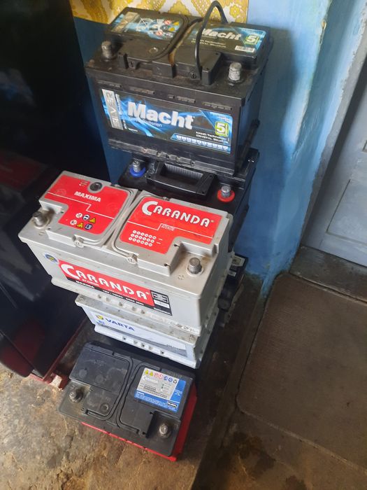 Acumulatori auto normali si stat sptop în stare foarte bună