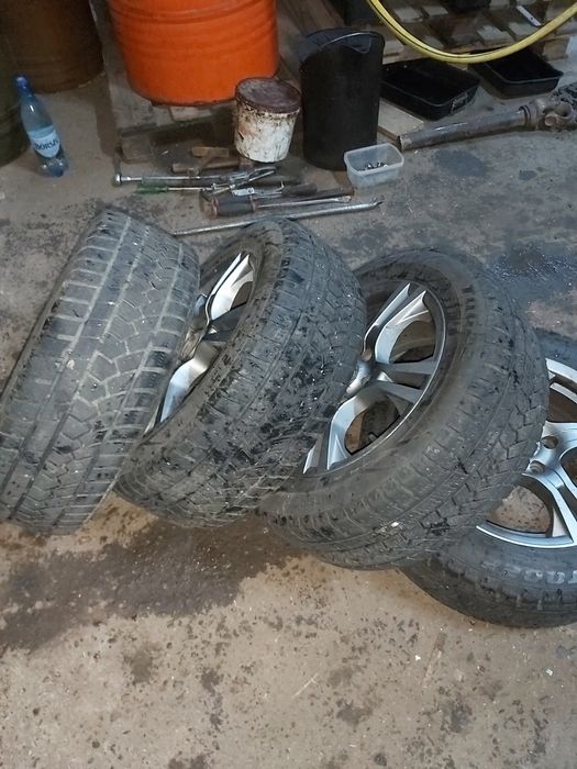 Anvelope de iarnă 215/55/16