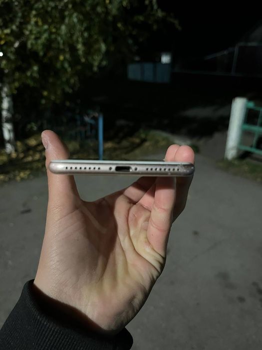 продается IPhone 8 Plus