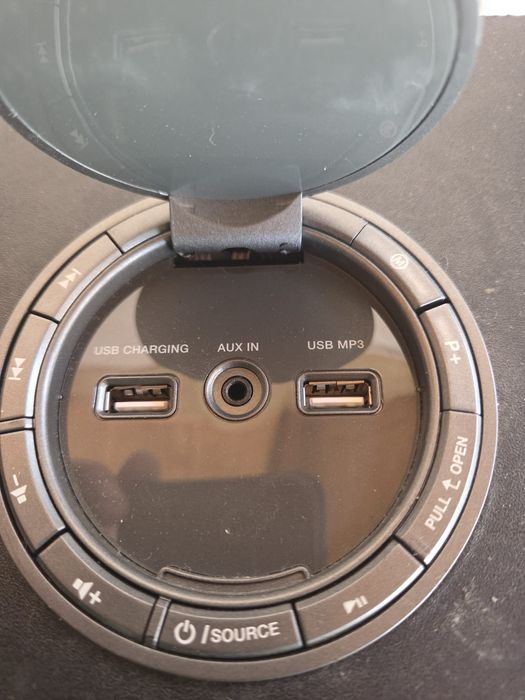 Vând boxă cu Bluetooth