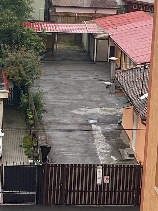 Spațiu comercial stradal cu birouri, depozitare și teren 413 mp