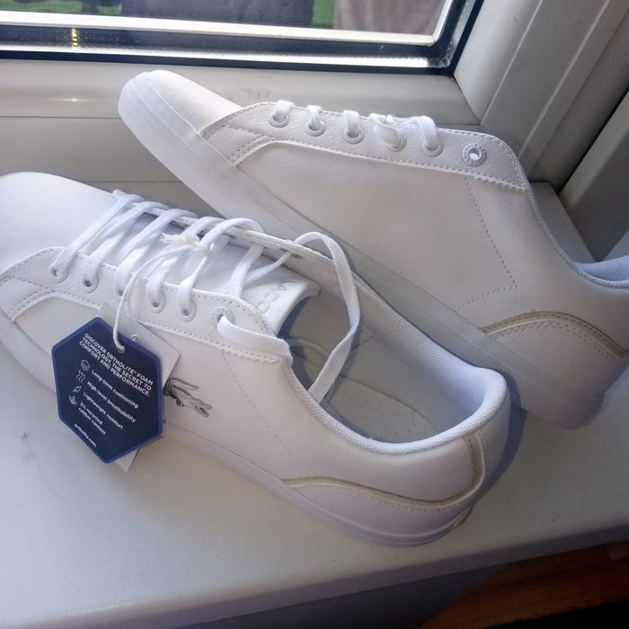 Vand papuci Lacoste originali pentru femei marimea 39!!