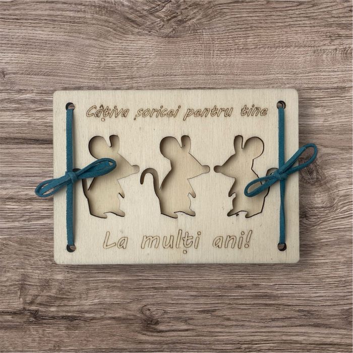 Felicitare din lemn gravata
