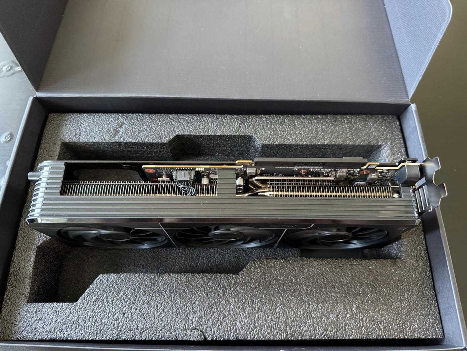 Placa video ASUS Radeon RX 9070 PRIME OC EDITION 16GB DDR6 256-bit