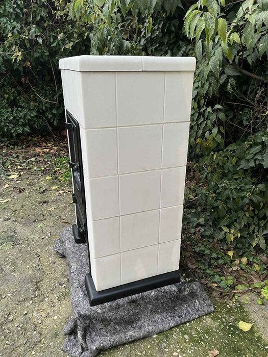 Кахлена / керамична чугунена камина