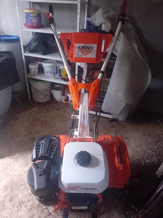 Vând motosapa agricola