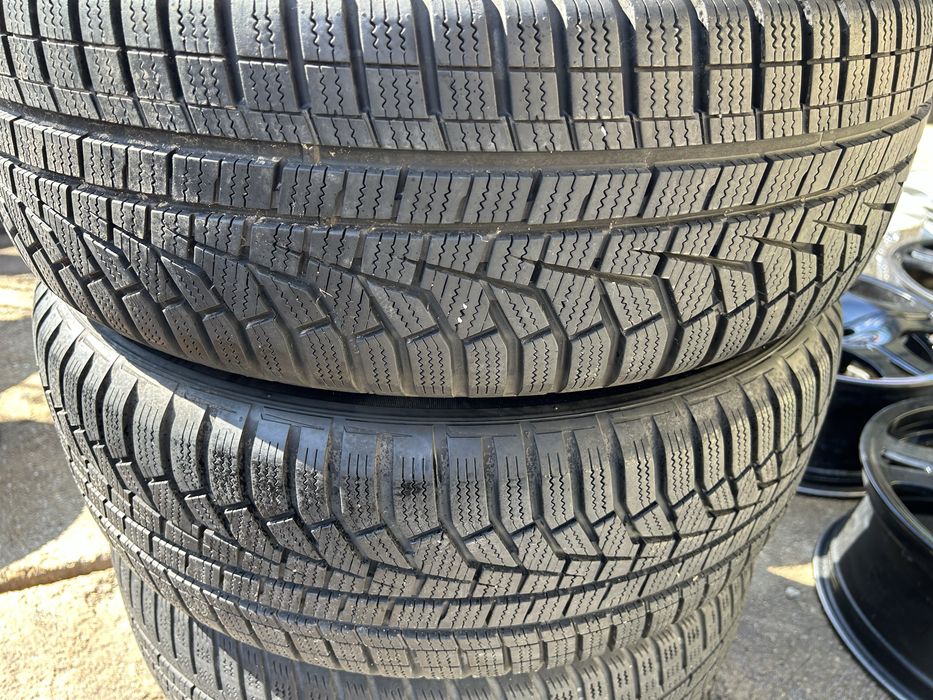 4 зимни гуми hankook  215 60 17