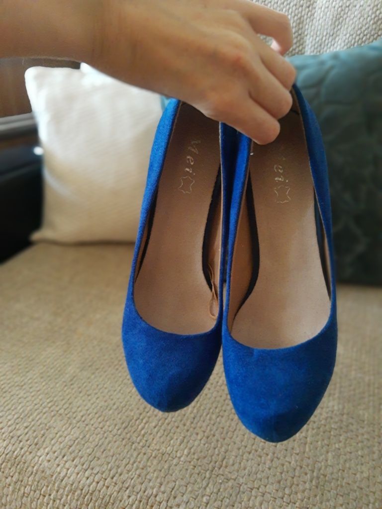 Pantofi cu platforma albaștri catifea