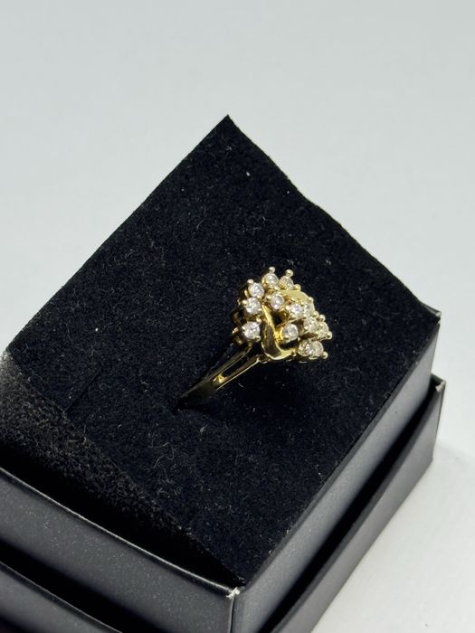 красив златен дамски пръстен 3гр 14к 585