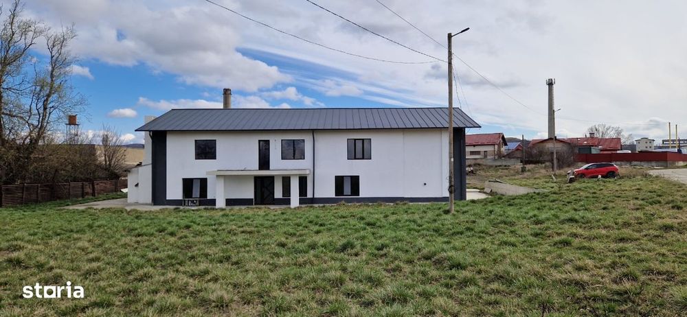 Vand spatiu comercial+teren