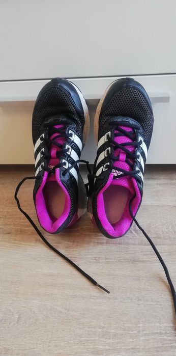 Дамски маратонки Адидас - 39 номер