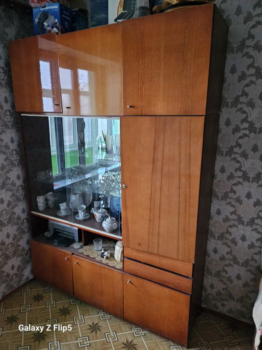 Сервант в отличном состоянии