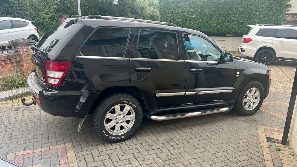 Dezmembrez Jeep motor 3.0 model 2010 v6 motor