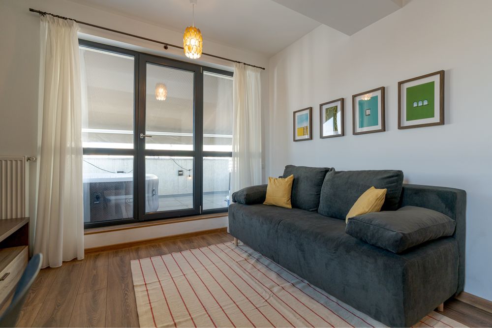 Apartament Penthouse cu jacuzzi privat terasa universitate