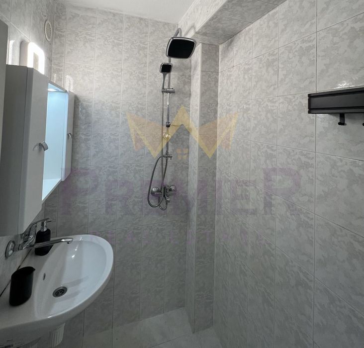 Дава се под наем Тристаен апартамент в Варна, Център - 90 кв.м за 663 € - Снимка #12