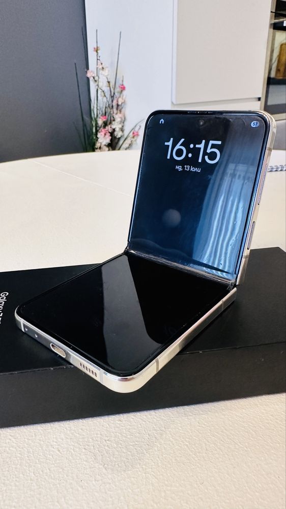 Samsung Galaxy z Flip 5 512