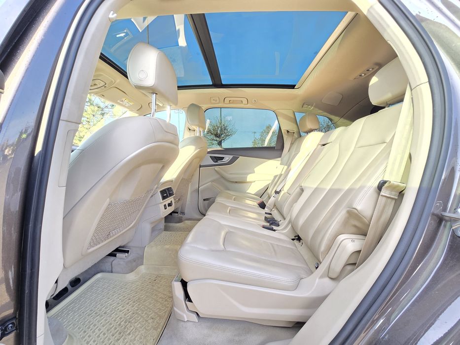 Audi Q7 , piele bej, plafon panoramic