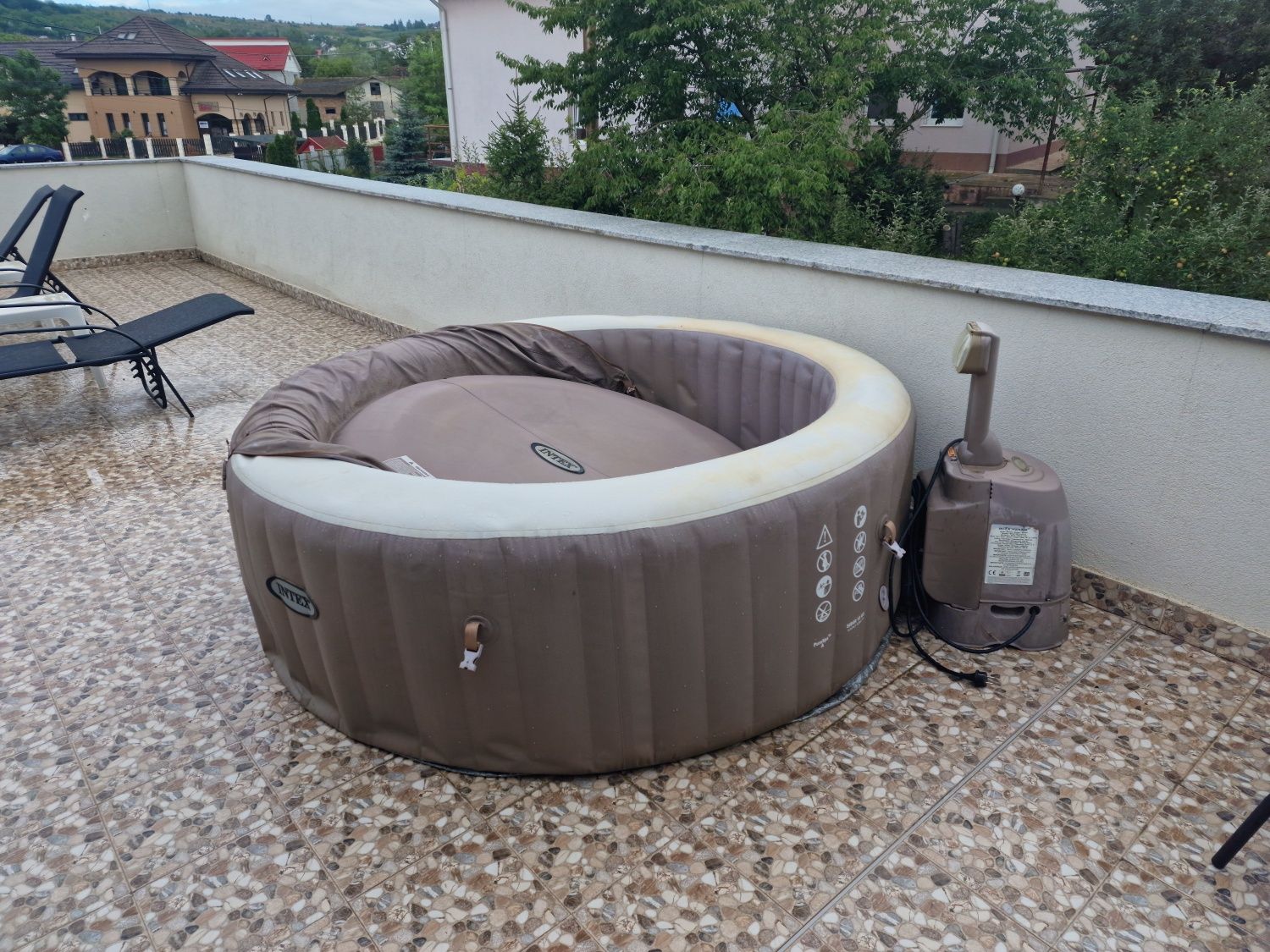 vand jacuzzi intex spa  piscina pt 4 persoane