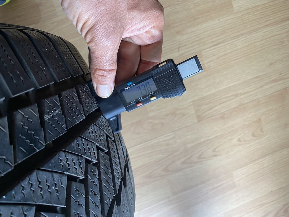 Conti Winter TS 850 IARNA noi 235 35 19 AUDI S3  VW GOLF R