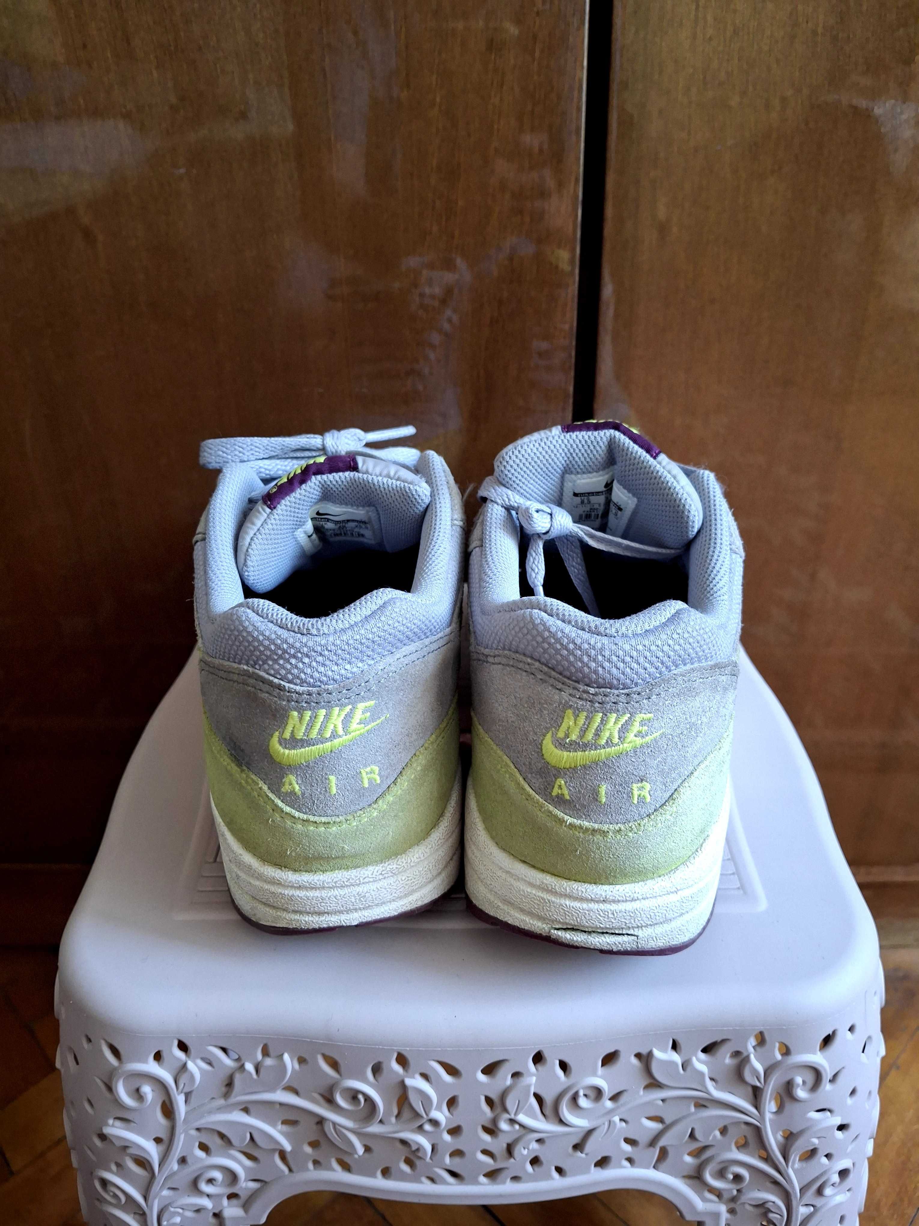 Дамски маратонки NIKE