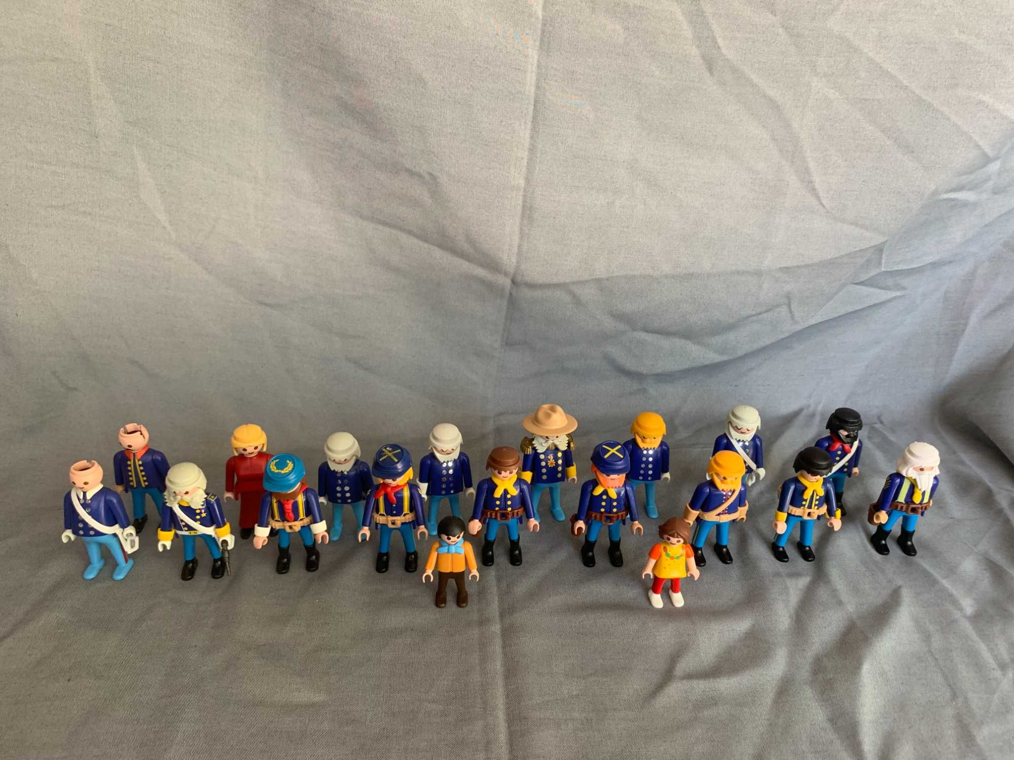 играчки фигурки  Playmobil 19 войници фигурки / geobra