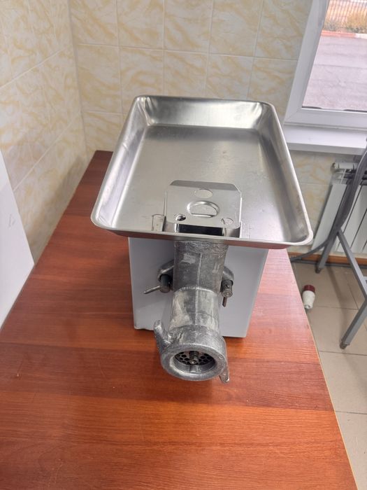 Продам мясорубку