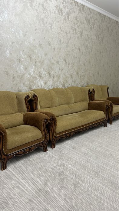 Диван и два кресла