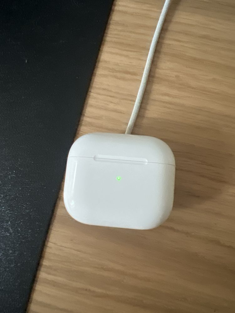 Apple Aipods gen 3 - nu garantie - functioneaza perfect