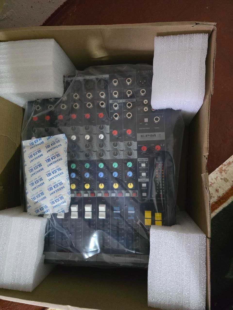 Soundcraft EPM6 mikser pulti – professional audio mikser