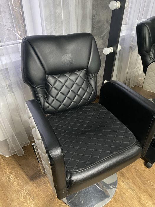 Продам кресло для парикмахера