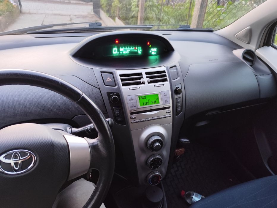 Toyota Yaris 1.4d4d 90кс перфектна