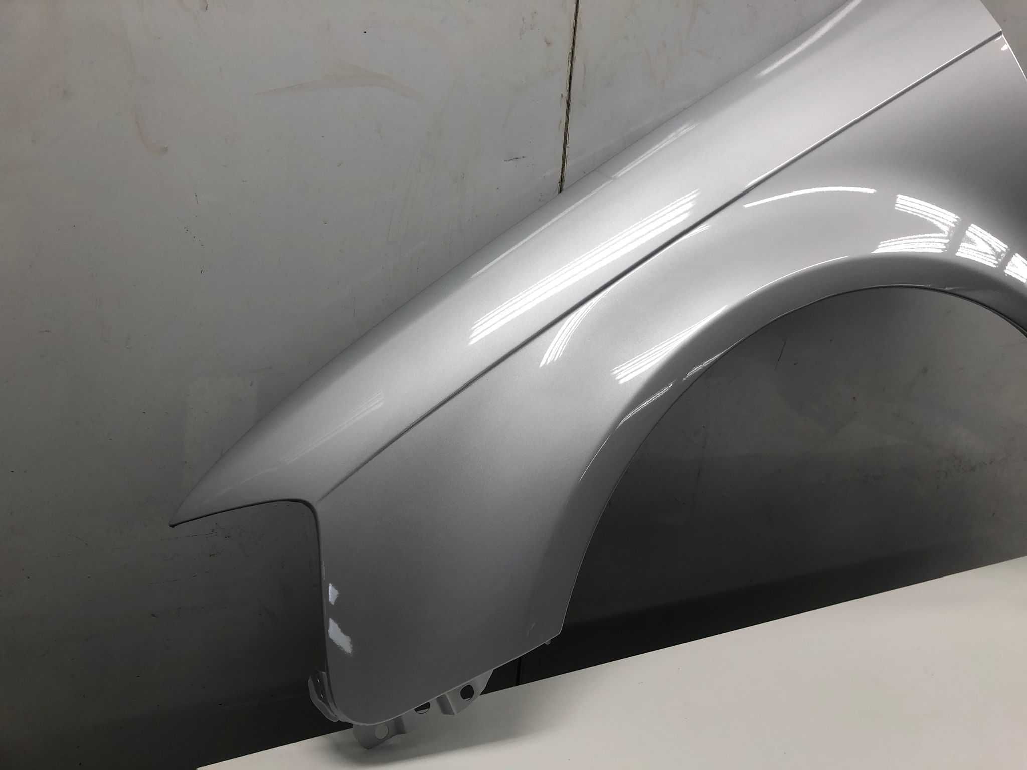 Aripa Fata Stanga Audi A3 8P An 2008-2012 (LX7W (Gri))